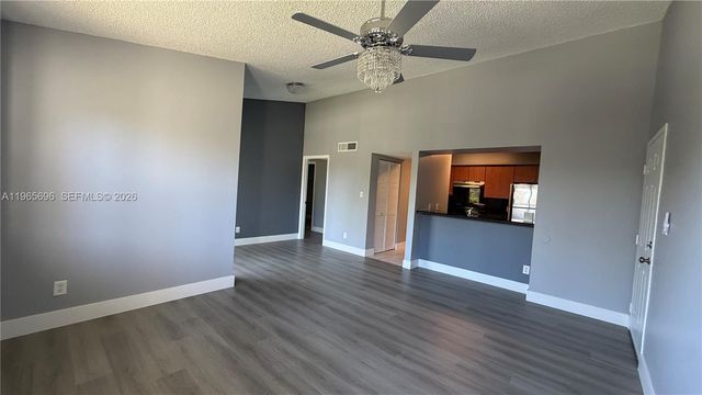 530 S Park Rd 35-11, Hollywood, FL 33021