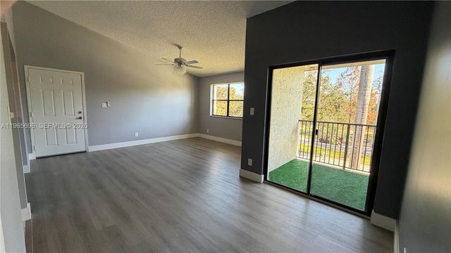 530 S Park Rd 35-11, Hollywood, FL 33021