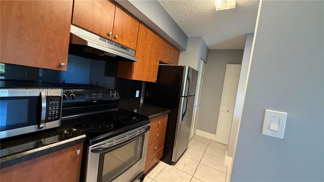 530 S Park Rd 35-11, Hollywood, FL 33021