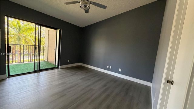 530 S Park Rd 35-11, Hollywood, FL 33021