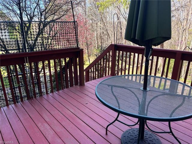 575 Lakewood Glen Court, Winston-salem, NC 27107