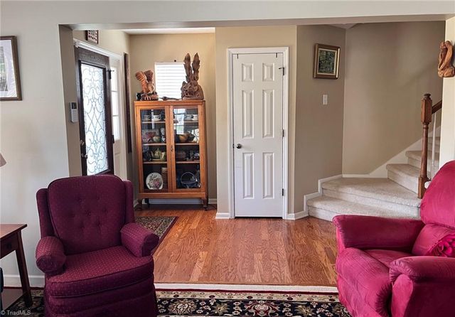 575 Lakewood Glen Court, Winston-salem, NC 27107