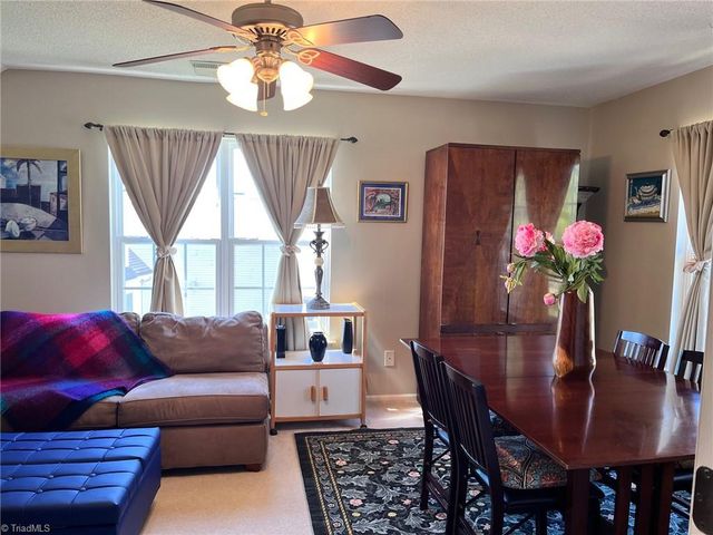 575 Lakewood Glen Court, Winston-salem, NC 27107