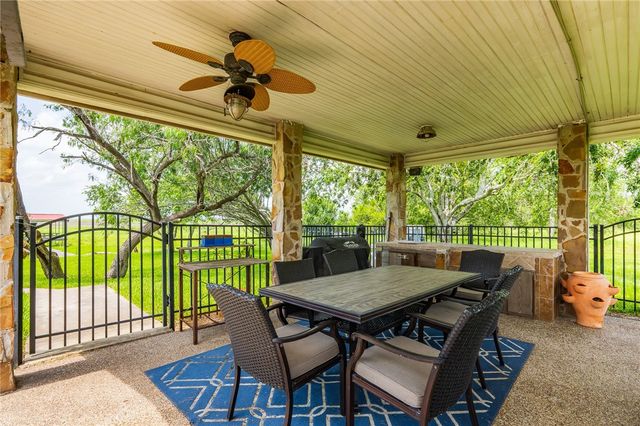 8259 Baldwin, Mathis, TX 78368