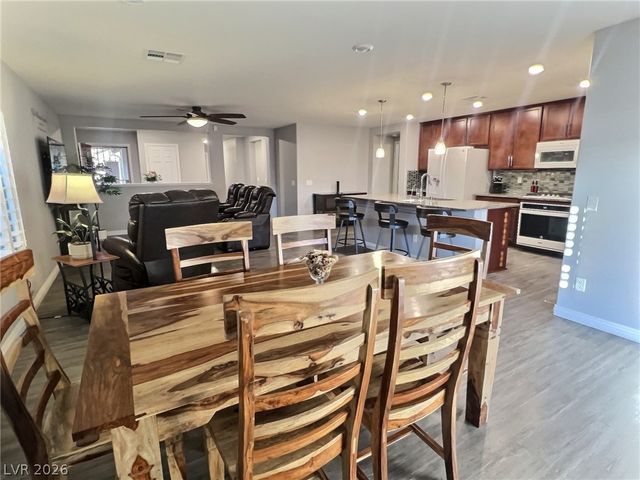 1525 Deep Valley Avenue, North Las Vegas, NV 89084