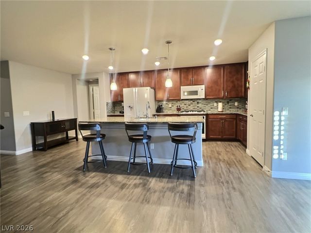 1525 Deep Valley Avenue, North Las Vegas, NV 89084