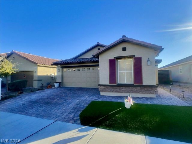 1525 Deep Valley Avenue, North Las Vegas, NV 89084