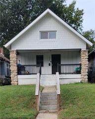 3838 Chestnut Avenue, Kansas City, MO 64128