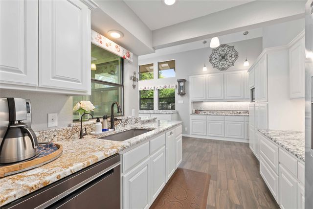 104 Acorn Lane, Comanche, TX 76442