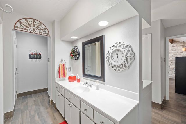 104 Acorn Lane, Comanche, TX 76442