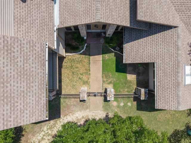 104 Acorn Lane, Comanche, TX 76442