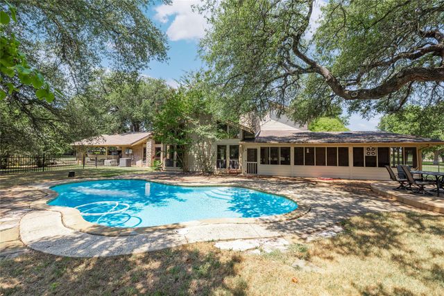 104 Acorn Lane, Comanche, TX 76442
