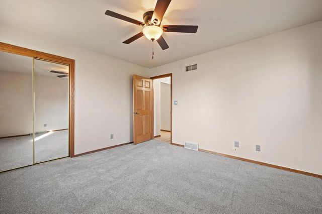 5070 S 69th STREET, Greenfield, WI 53220