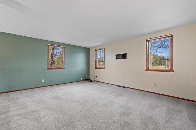 5070 S 69th STREET, Greenfield, WI 53220