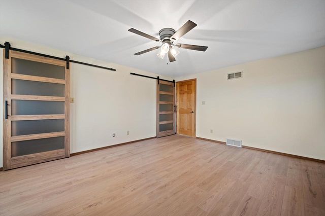 5070 S 69th STREET, Greenfield, WI 53220