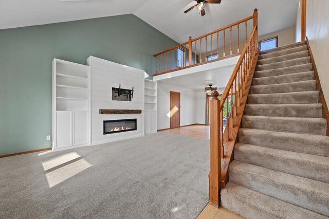 5070 S 69th STREET, Greenfield, WI 53220