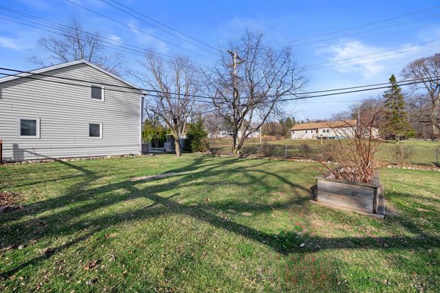 5070 S 69th STREET, Greenfield, WI 53220