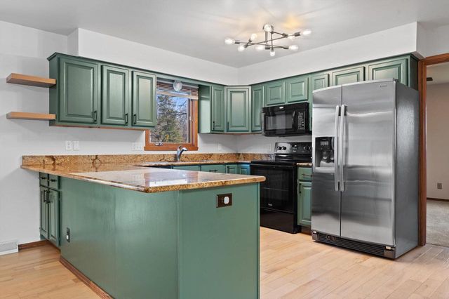 5070 S 69th STREET, Greenfield, WI 53220