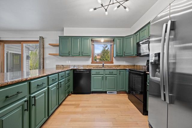 5070 S 69th STREET, Greenfield, WI 53220