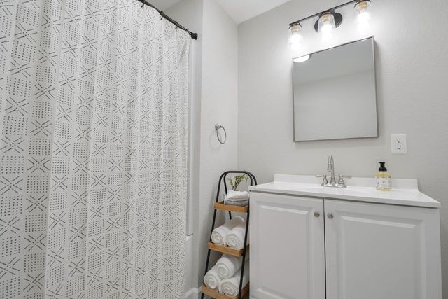 1257 Arizona Ave, Los Banos, CA 93635