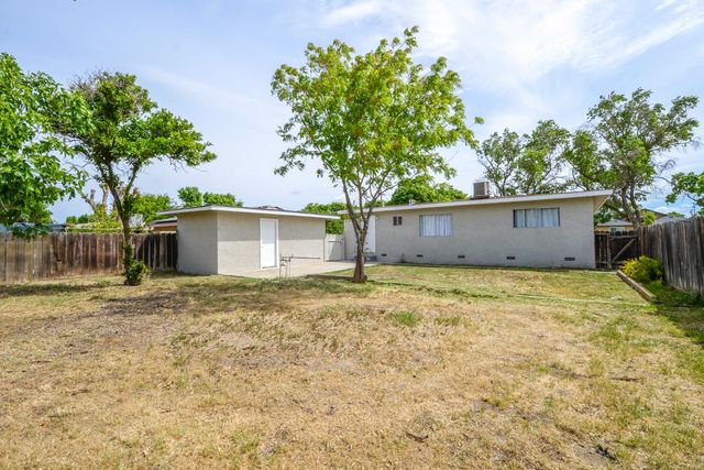 1257 Arizona Ave, Los Banos, CA 93635