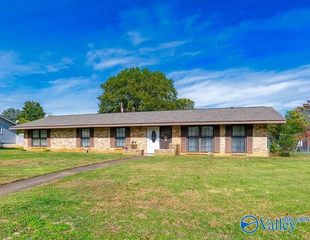 304 Clearview Street SW, Decatur, AL 35601