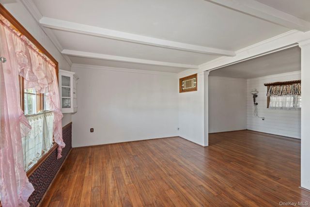 30 Hickory Lane, Levittown, NY 11756
