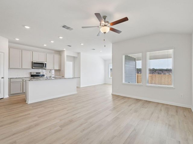 112 Hayburner RD, Burnet, TX 78611