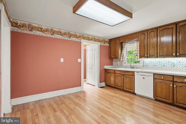 43699 HAY RD, Ashburn, VA 20147