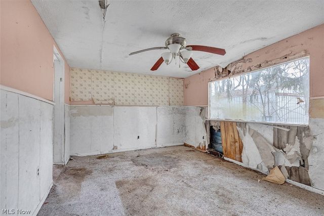 229 W 130th Street, Hinckley, OH 44233