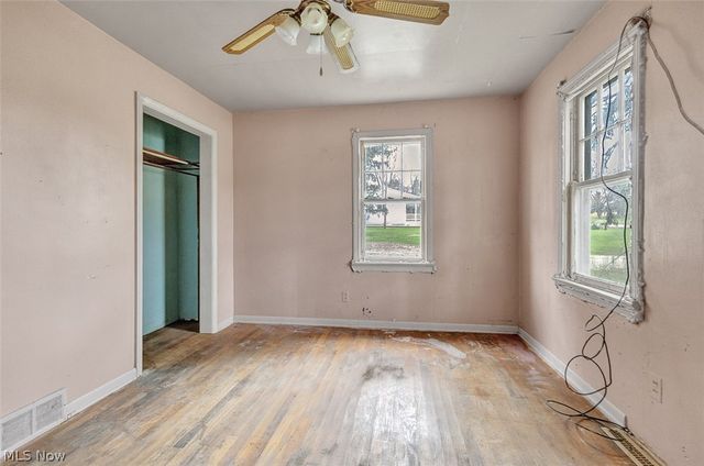 229 W 130th Street, Hinckley, OH 44233