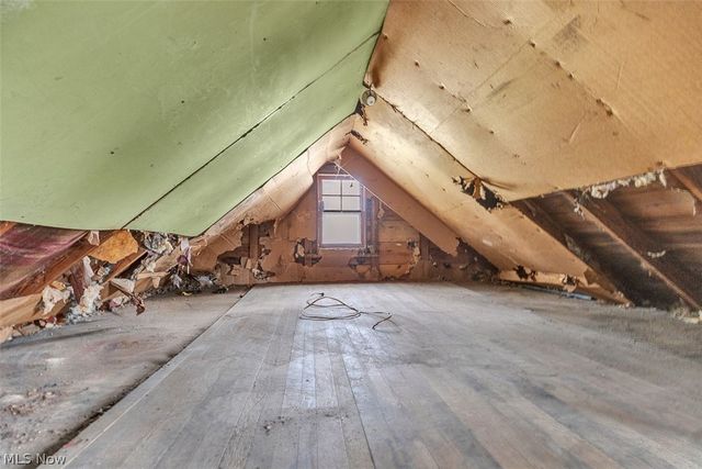 229 W 130th Street, Hinckley, OH 44233