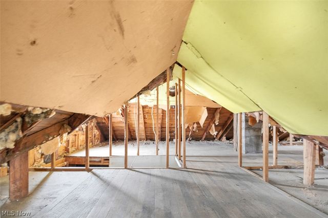 229 W 130th Street, Hinckley, OH 44233