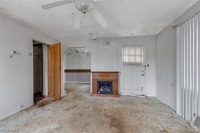 229 W 130th Street, Hinckley, OH 44233