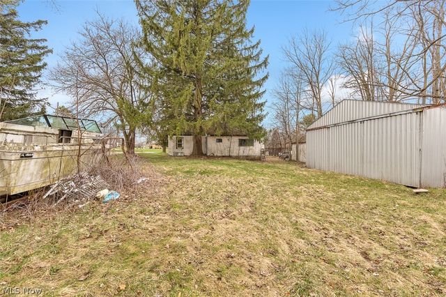 229 W 130th Street, Hinckley, OH 44233