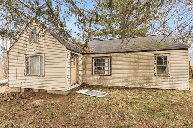 229 W 130th Street, Hinckley, OH 44233