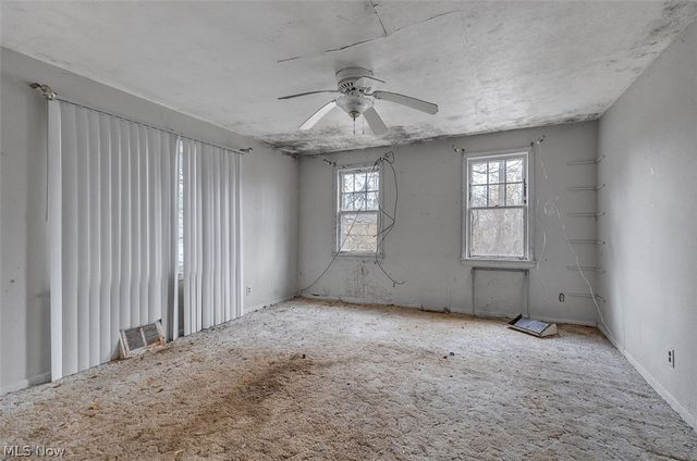 229 W 130th Street, Hinckley, OH 44233