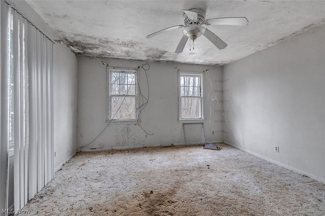 229 W 130th Street, Hinckley, OH 44233