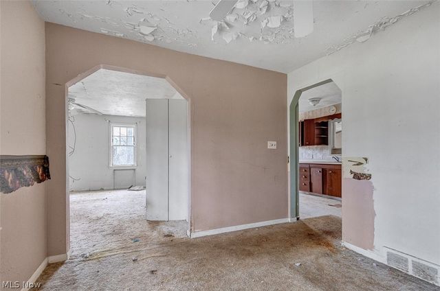 229 W 130th Street, Hinckley, OH 44233