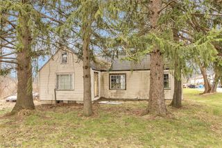 229 W 130th Street, Hinckley, OH 44233