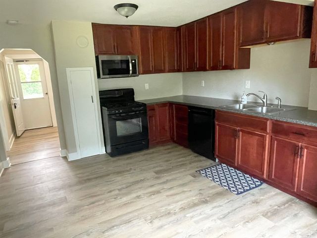 1197 Heavenridge Road, Essexville, MI 48732