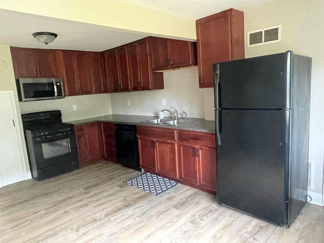 1197 Heavenridge Road, Essexville, MI 48732