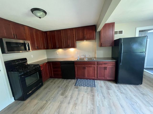 1197 Heavenridge Road, Essexville, MI 48732