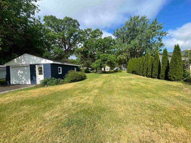 1197 Heavenridge Road, Essexville, MI 48732