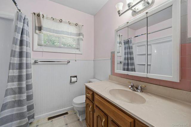 21 Keystone Park, Middletown, NY 10940