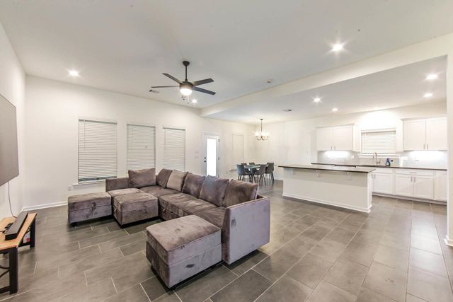 158 Pond Dr, Thibodaux, LA 70301