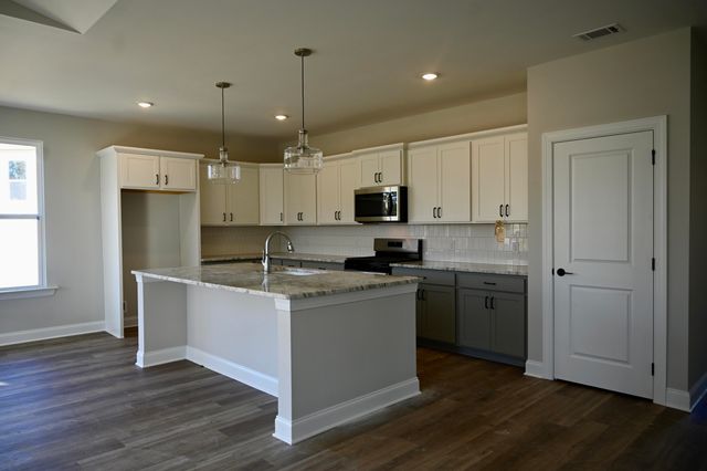 6933 Mercedes Ln Lane, Ooltewah, TN 37363