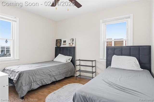 8227 Riverview Street, Dearborn Heights, MI 48127