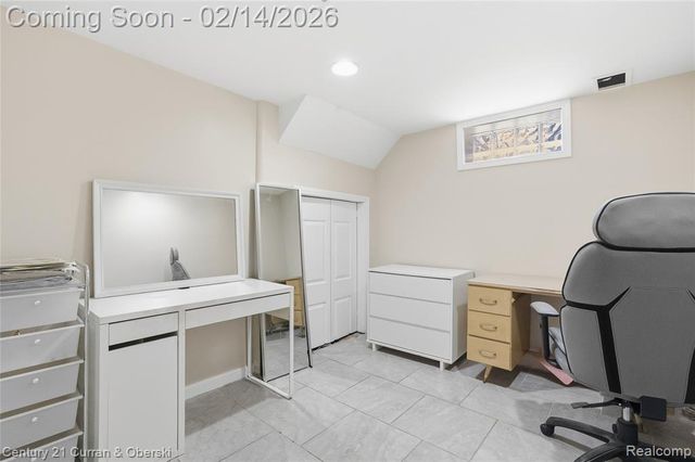 8227 Riverview Street, Dearborn Heights, MI 48127