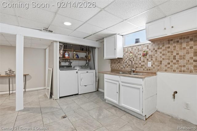 8227 Riverview Street, Dearborn Heights, MI 48127